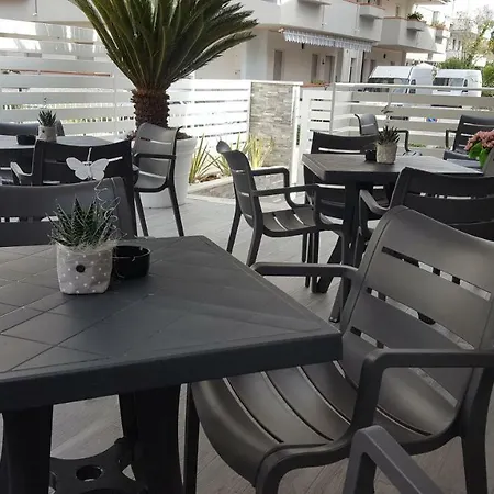 Vanessa Oda ve Kahvaltı